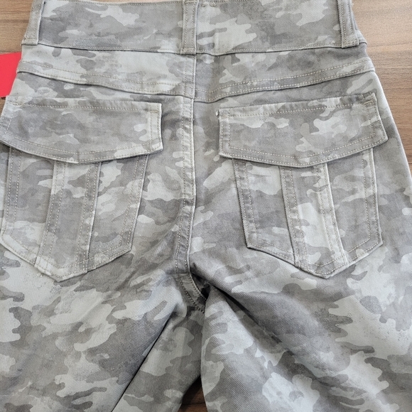 SPANX Women's Stretch Twill Ankle Cargo Pant Stone Wash Camo Size XS - Picture 4 of 9
